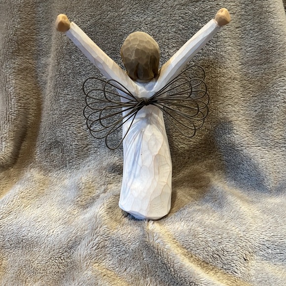 Willow Tree Courage figurine - Picture 2 of 3